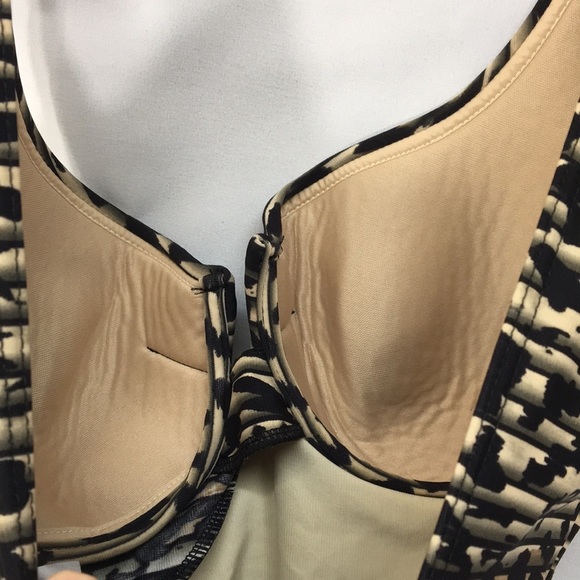 MiracleSuit Women’s Purrfection One-Piece Swimsuit Size 10 Like-NEW Condition - Picture 6 of 7